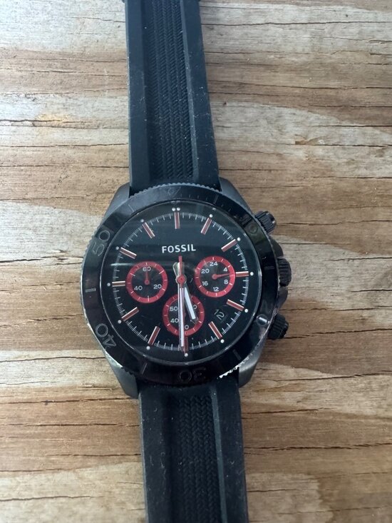 Fossil Other - Fossil Mens Retro Traveler CH2874 Chronograph Watch New Battery Black Red